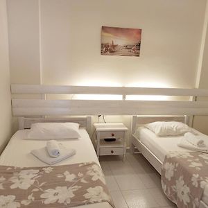 One-Bedroom Apartment Sea View